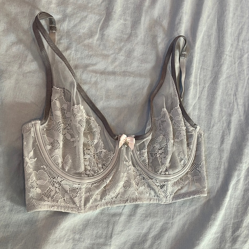 Victoria’s Secret body by Victoria unlined Demi | 32D